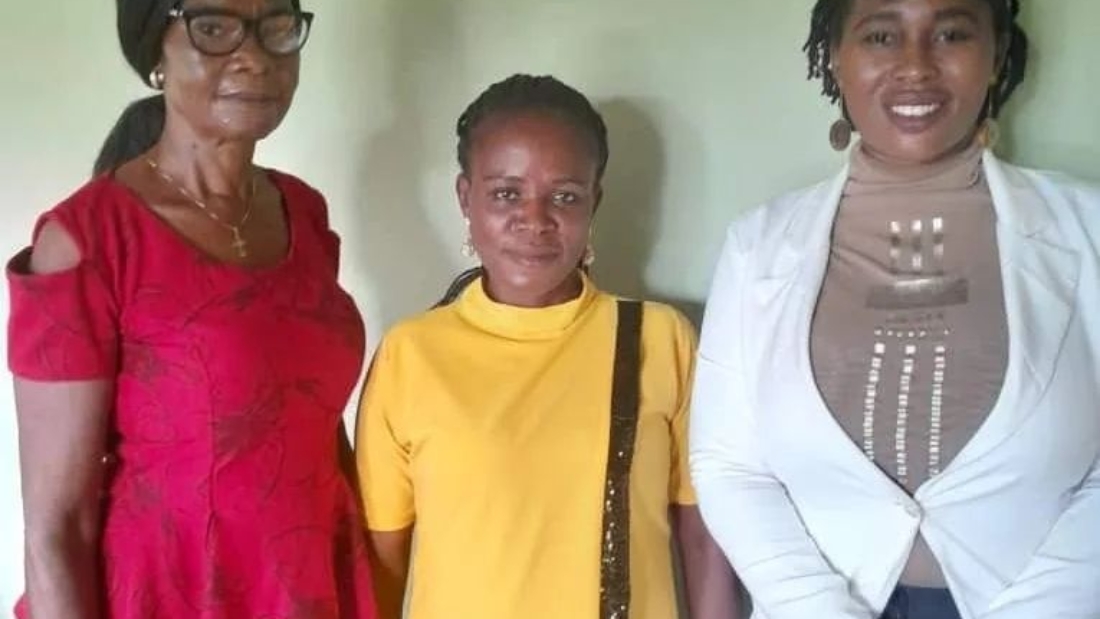 A meet with the Officer-in-Charge of Nnewi North Education Authority, along with the Area Education Officer (4)